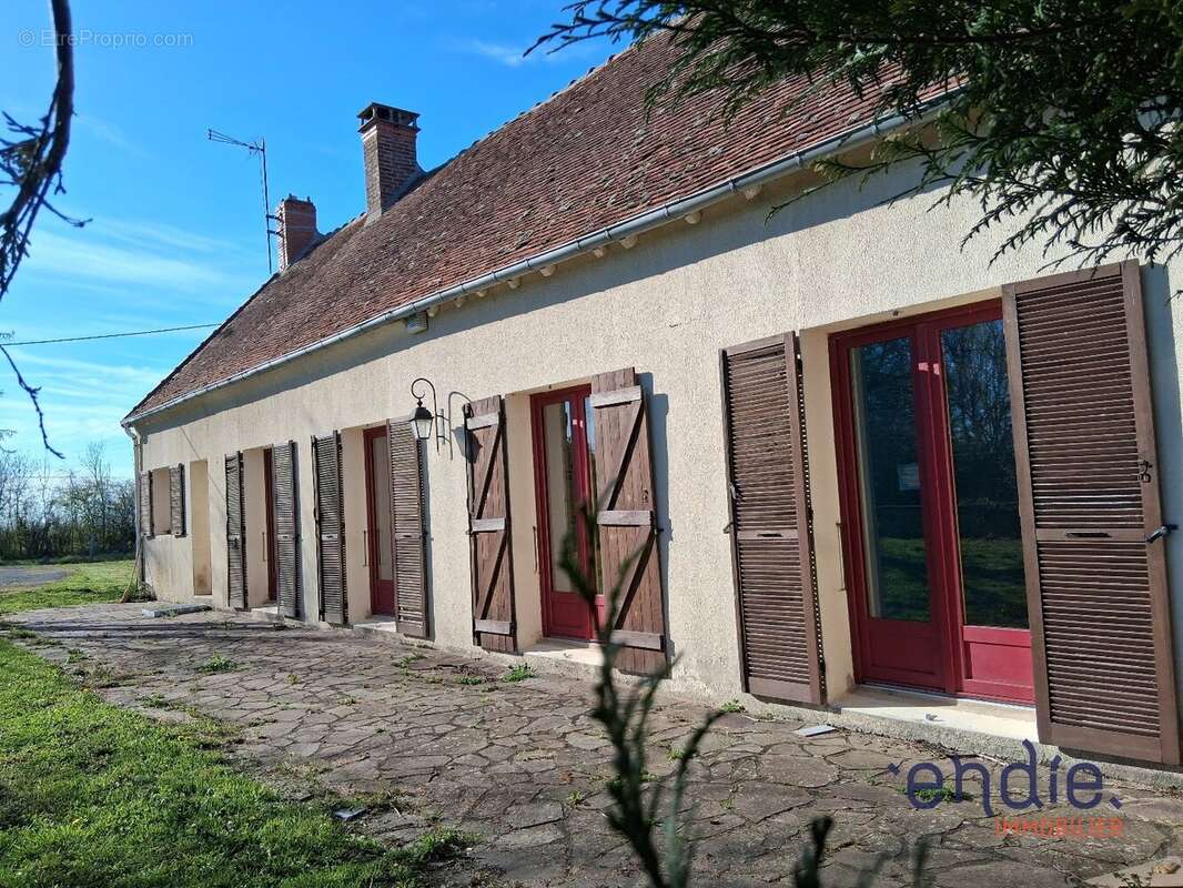 Maison à LOUROUX-DE-BEAUNE
