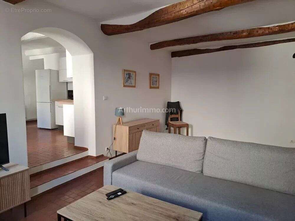 Appartement à SALERNES