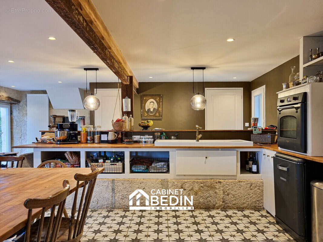 Maison 240 m² à La Reole  - photo 6