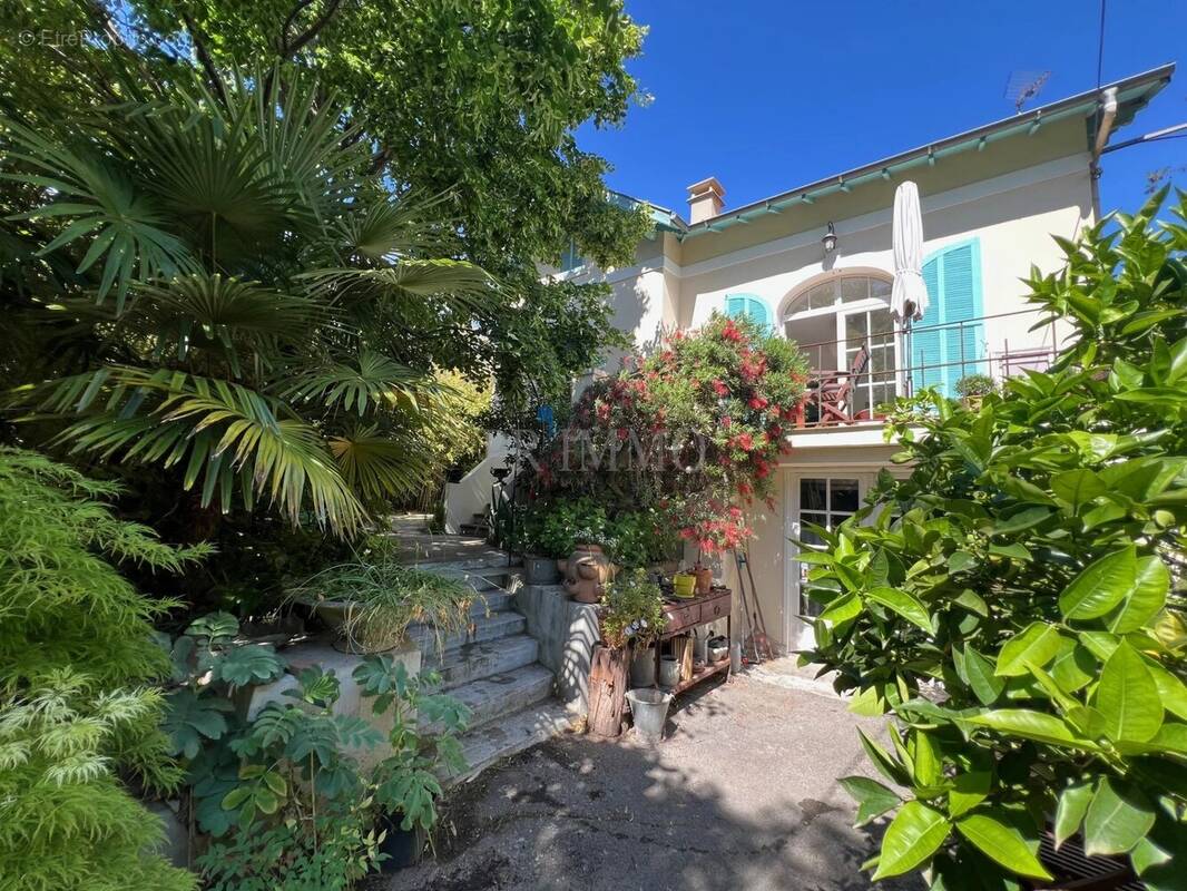 Maison à FREJUS