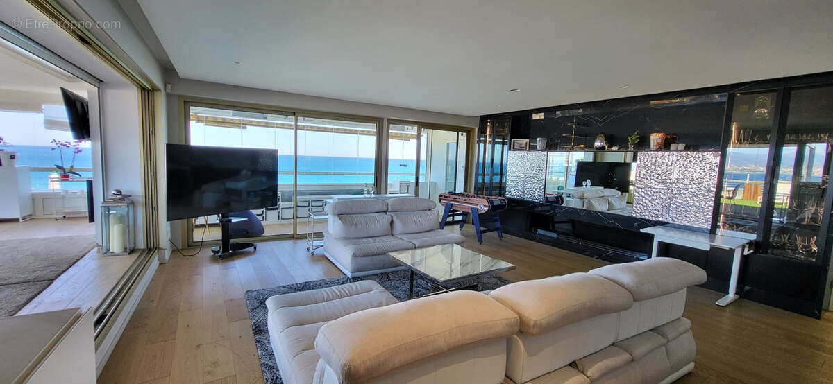Appartement à VILLENEUVE-LOUBET