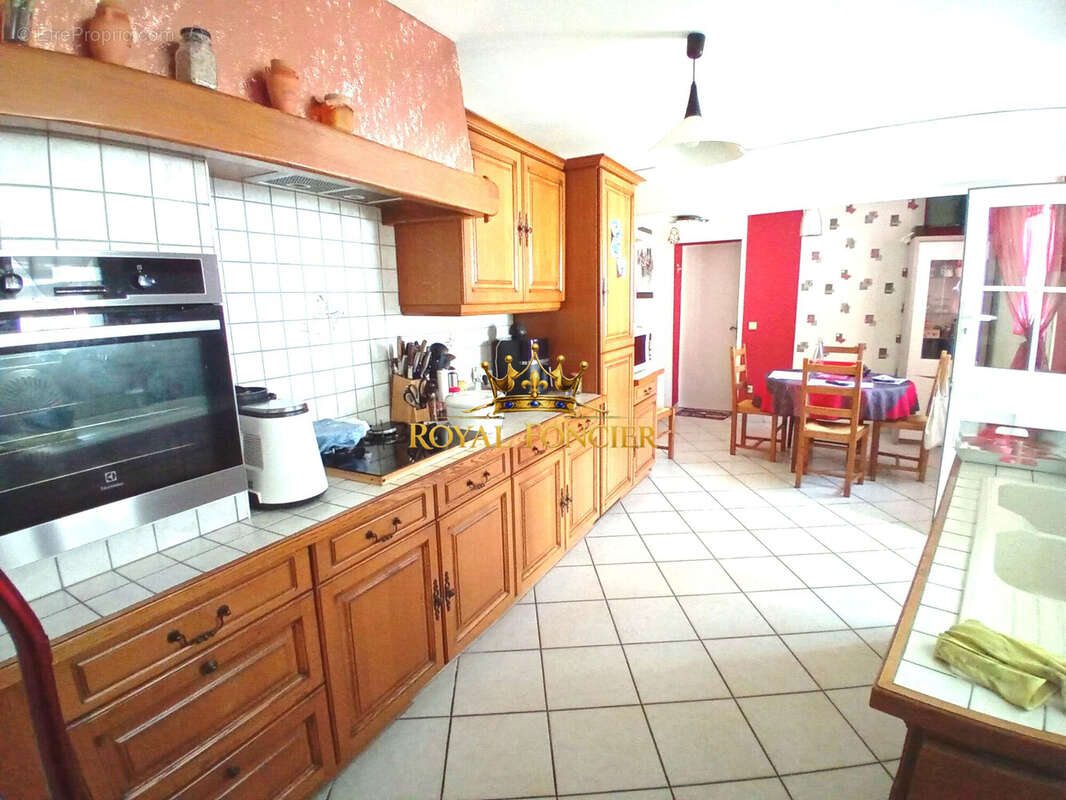 Maison 195 m² à Buxeuil  - photo 6