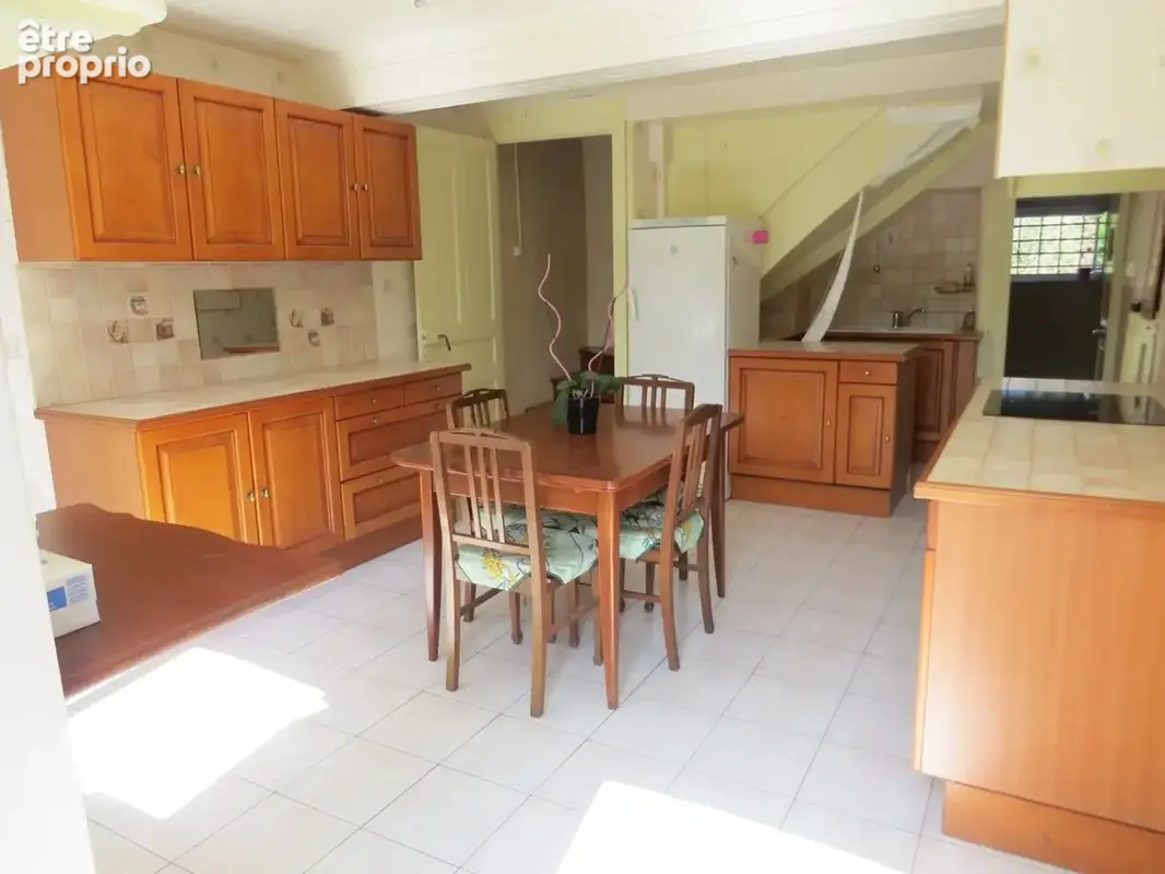 Une grande maison de 220 m² de potentiel sur un grand terrain de plus de 5500 m², bien isolée. À Ornacieux 38260 - photo 9