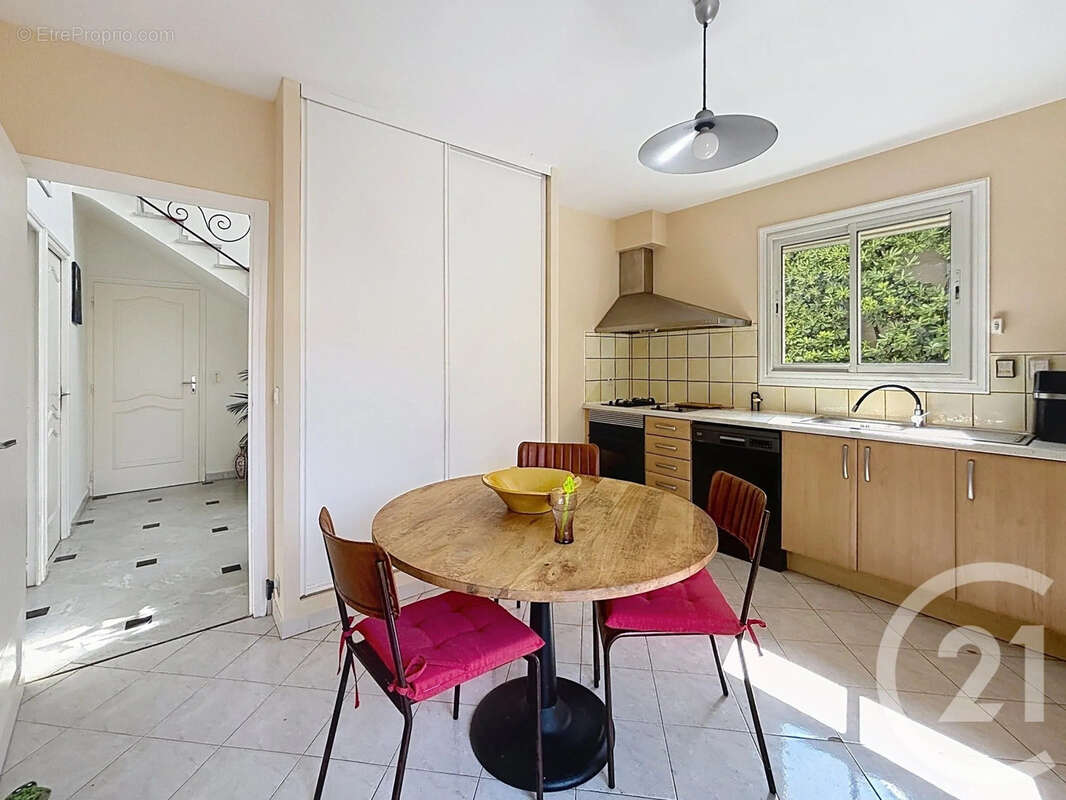 Maison 178 m² à Balaruc-Les-Bains  - photo 9