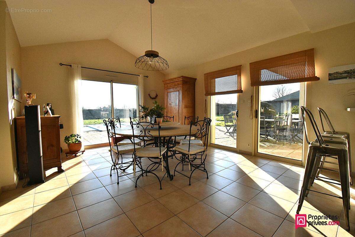 Maison à MAULEVRIER