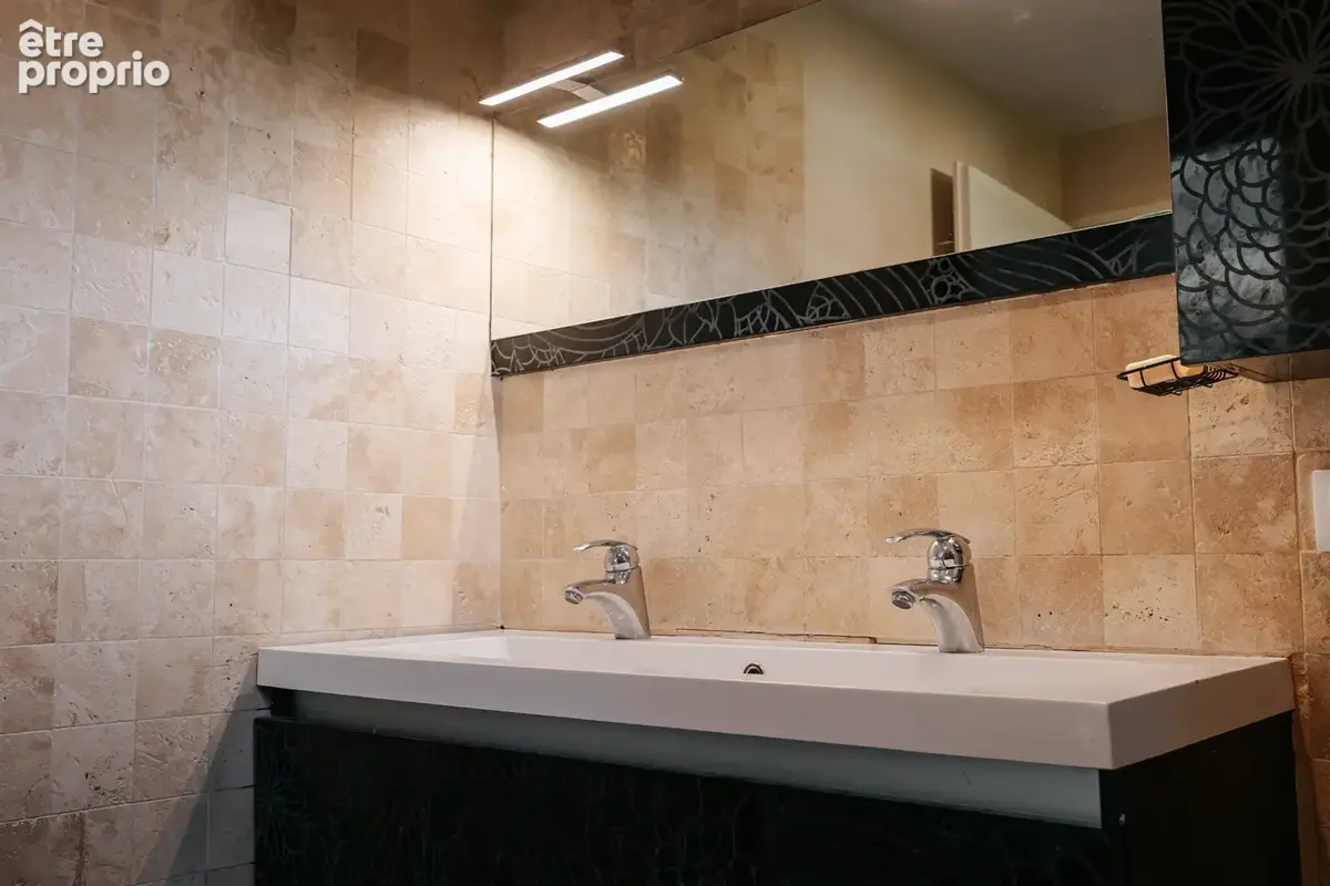 Meyrié   Maison 230m2 rénovée, 4 chambres, piscine   Gare de Bourgoin à 5 min - photo 8