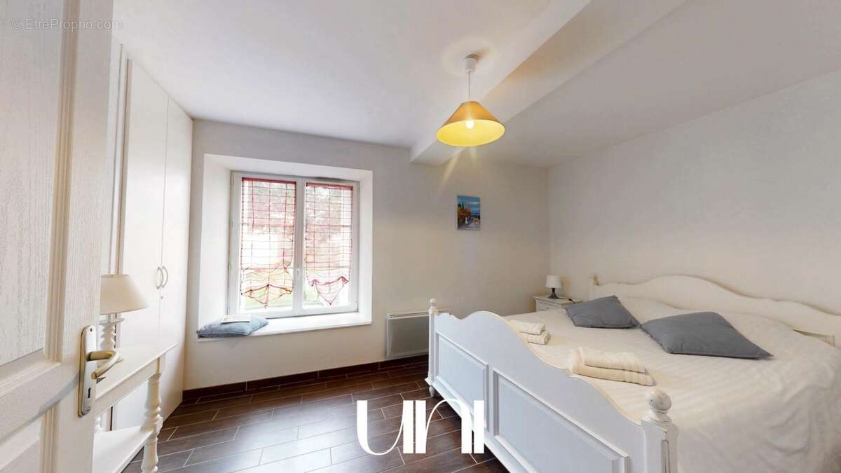 Appartement à COLLEVILLE-SUR-MER