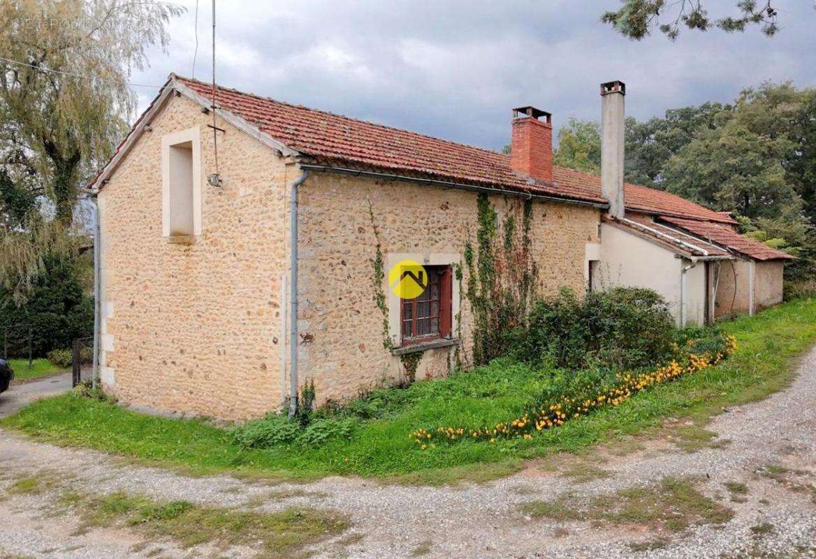 Maison à VEYRINES-DE-VERGT