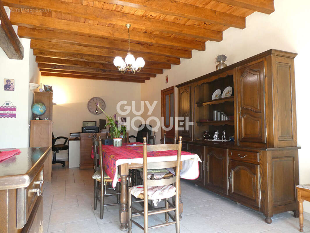 Maison à CHEMILLY-SUR-YONNE