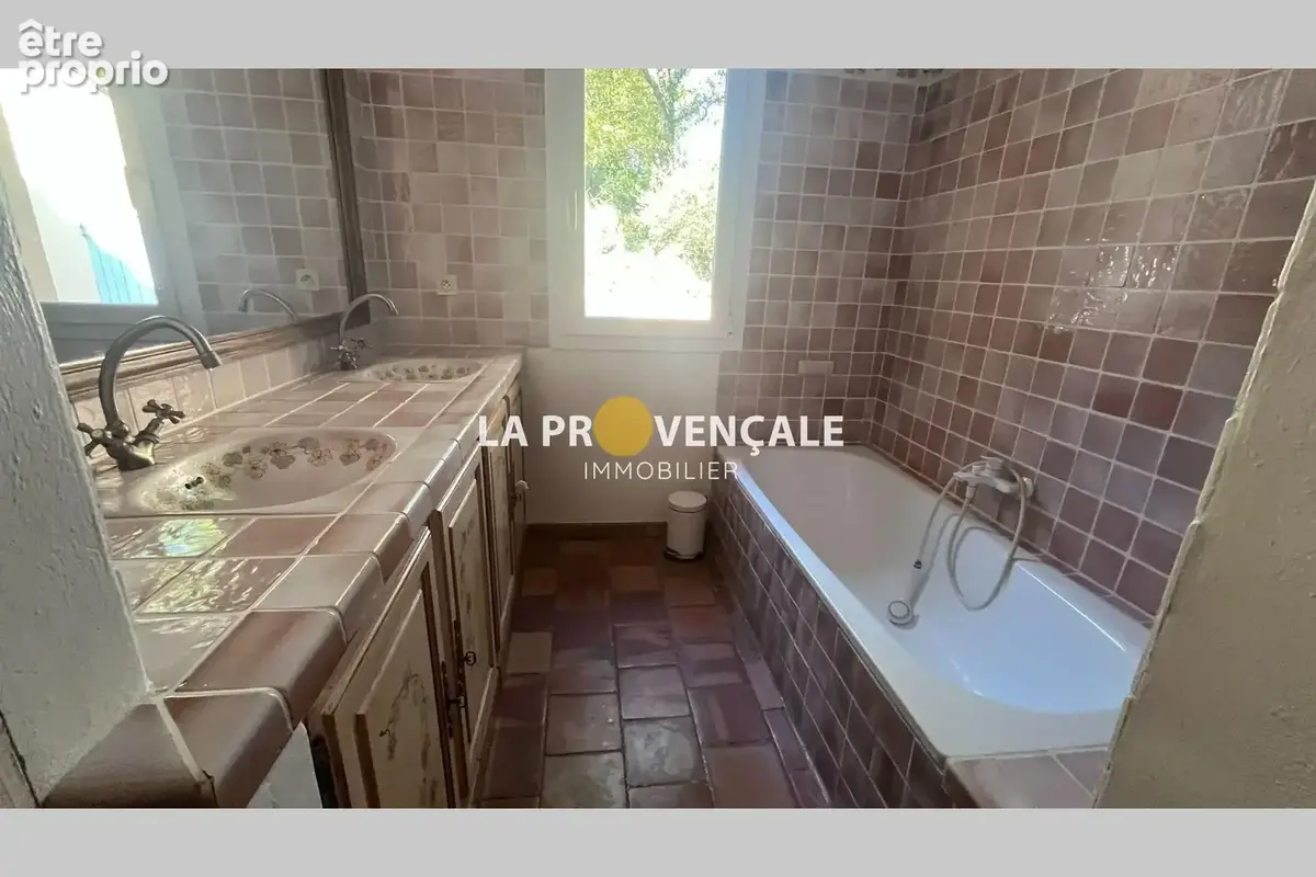 Maison 5 pièces 132 m² à vendre à Pourcieux (83470) - photo 8