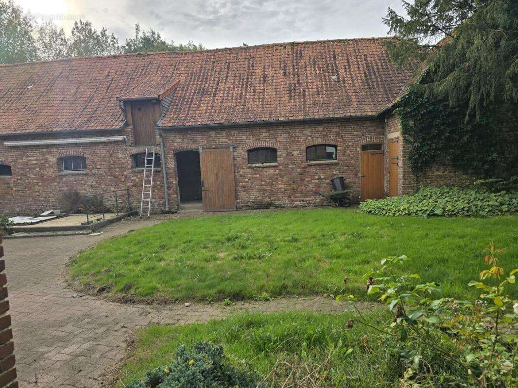 Maison 194 m² à Croix-En-Ternois  - photo 3