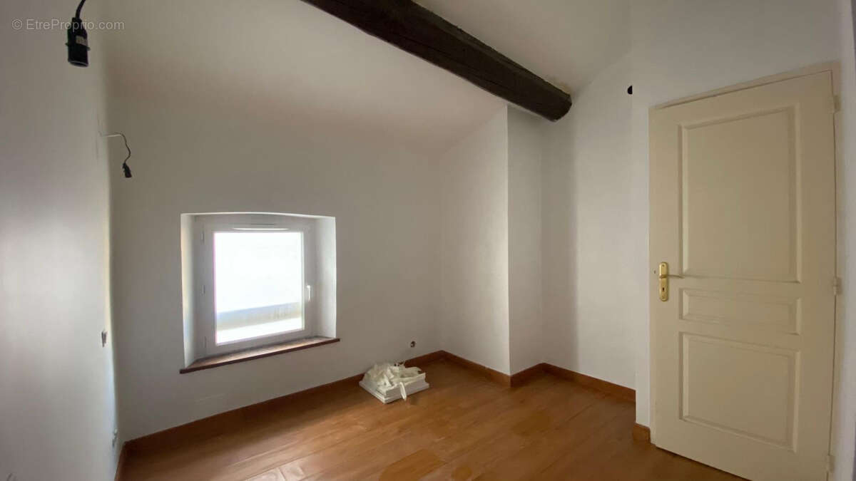 Appartement à LEZIGNAN-CORBIERES