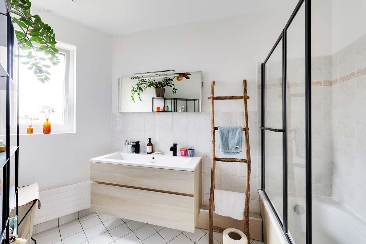 Appartement à ISSY-LES-MOULINEAUX