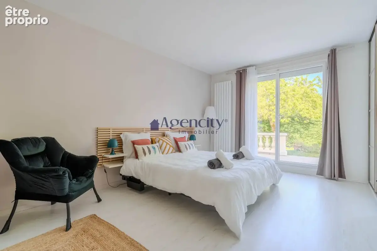 Maison 7 pièces 168 m² à vendre à Saint-Thibault-Des-Vignes (77400) - photo 9