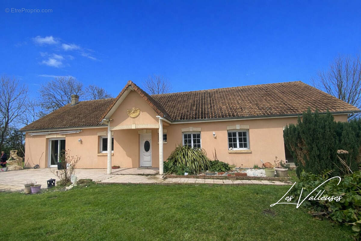 Maison à THIL-MANNEVILLE