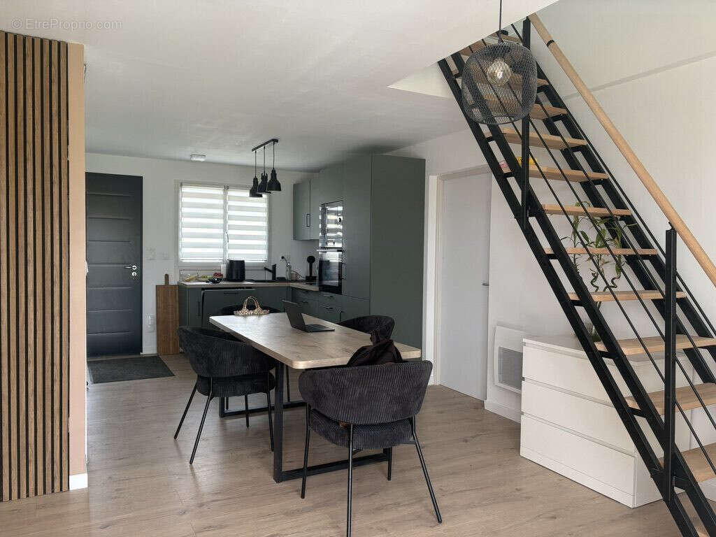 Maison 93 m² à Blere  - photo 4