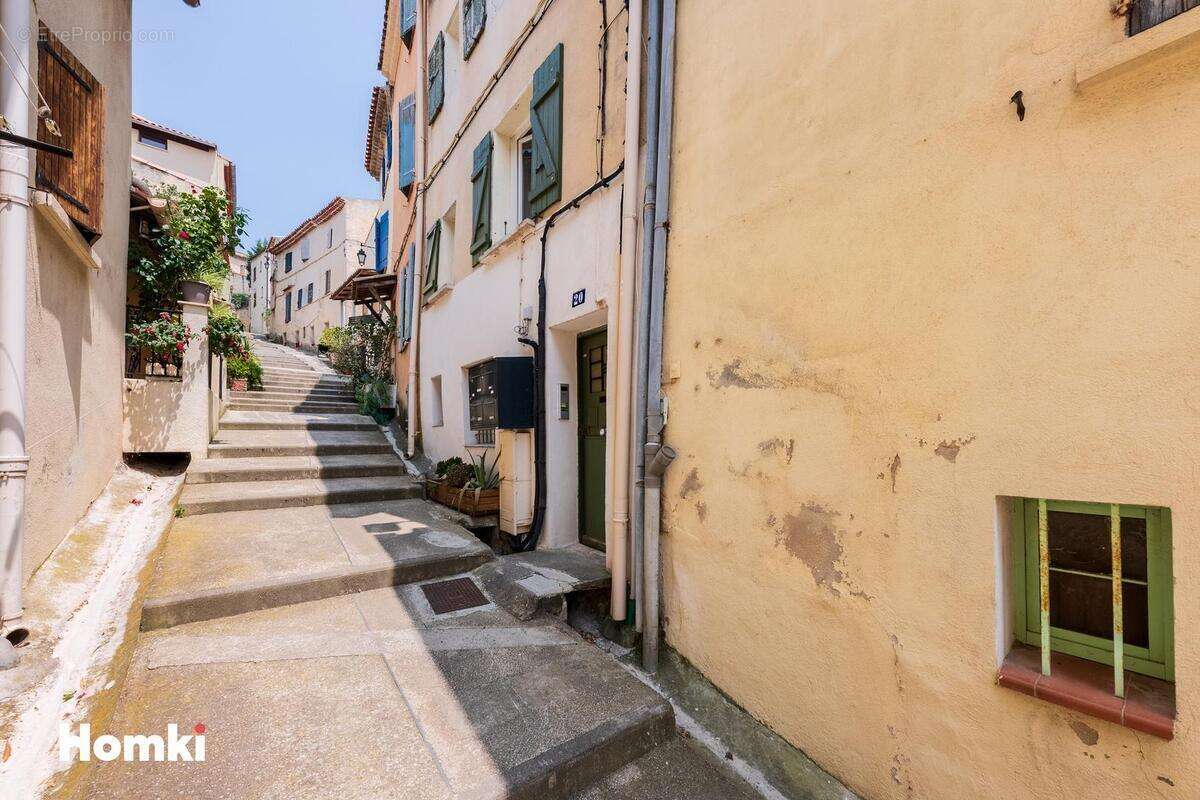 Appartement à ROQUEVAIRE