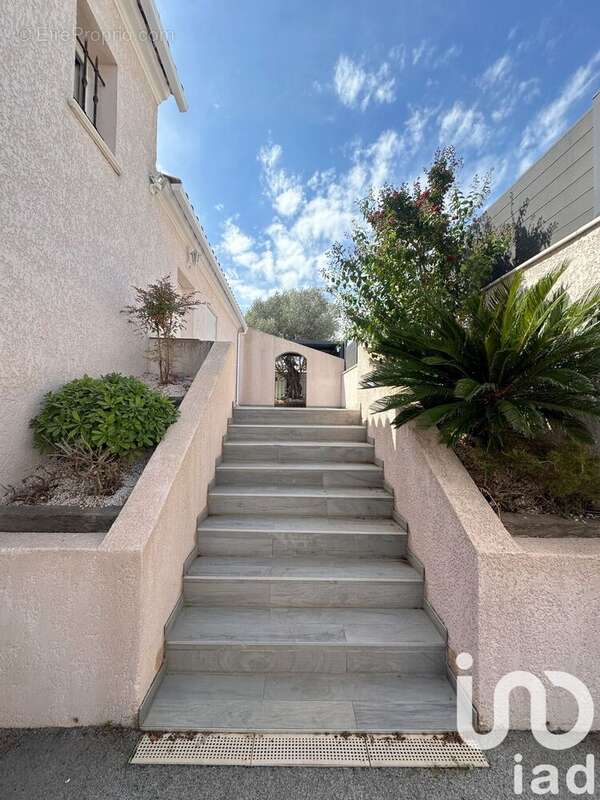 Photo 6 - Maison à ROQUEBRUNE-SUR-ARGENS