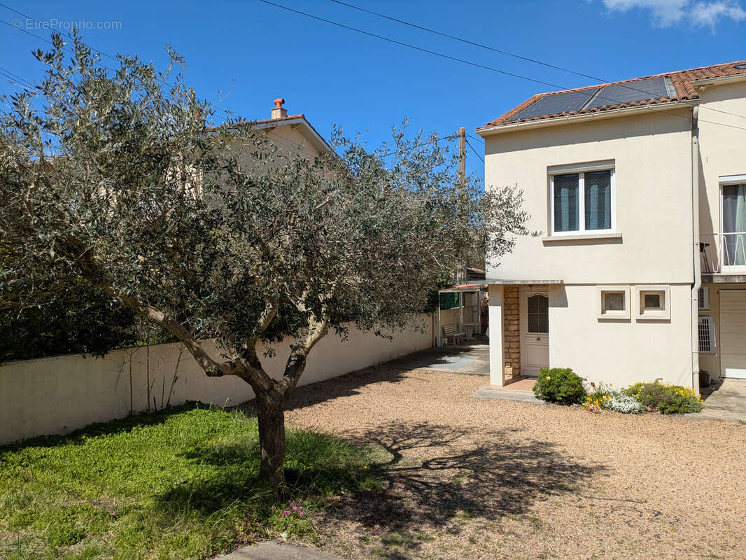 Maison à BAGNOLS-SUR-CEZE