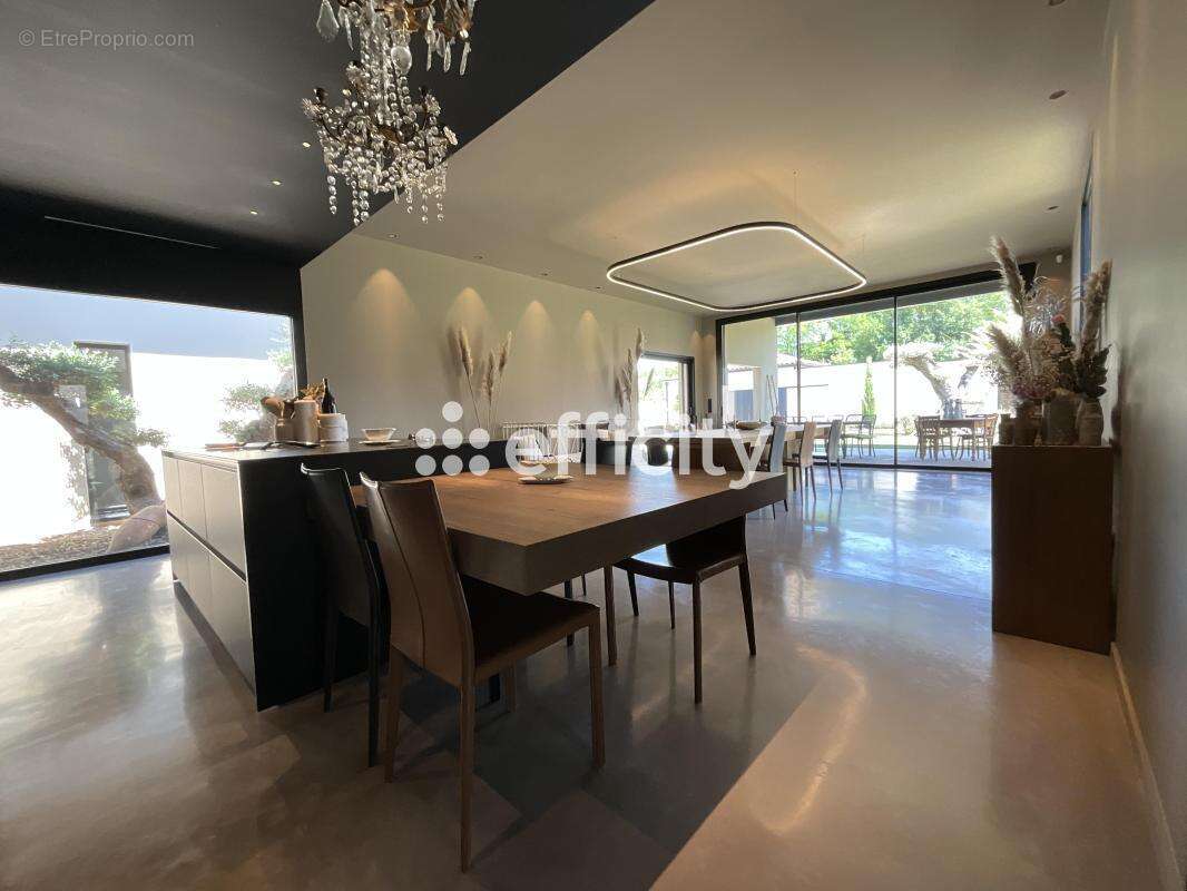 Maison 261 m² à Saint-Lager-Bressac  - photo 6