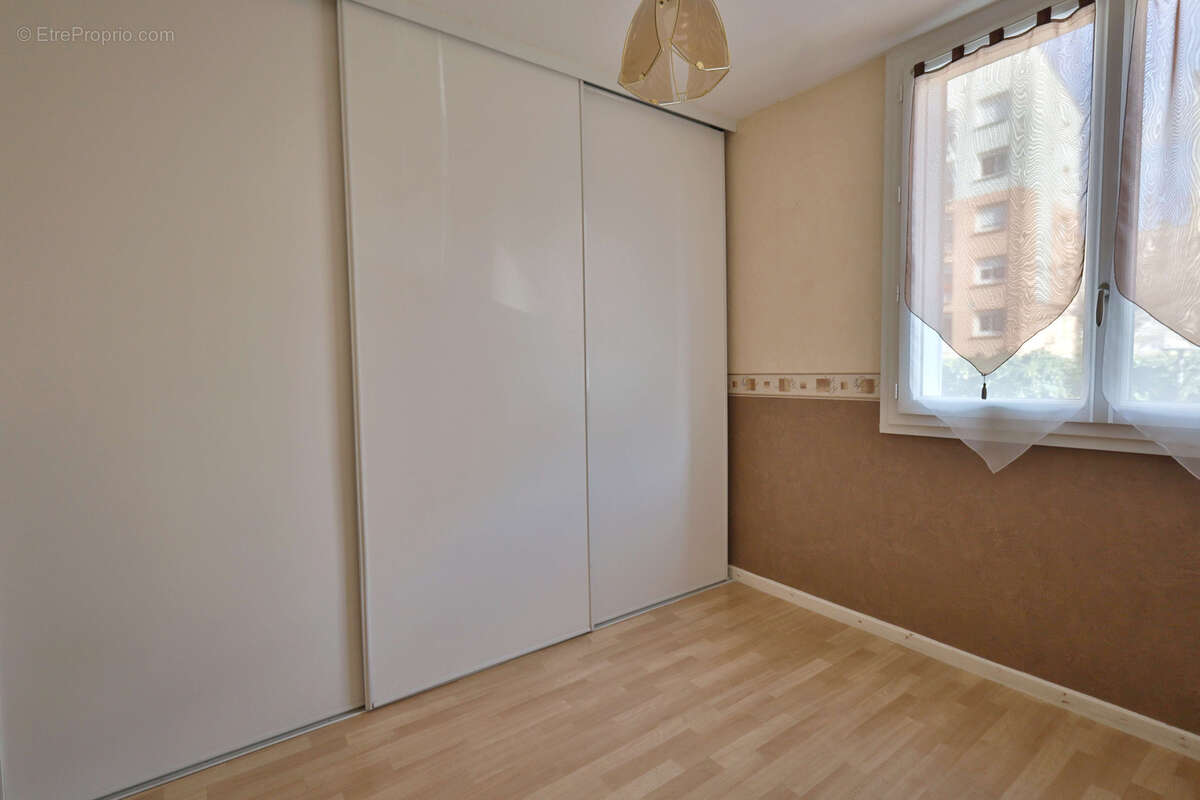 Appartement Type 3 - 67,78m2 habitables - Balcon - Cave - Place de parking Privative - photo 9