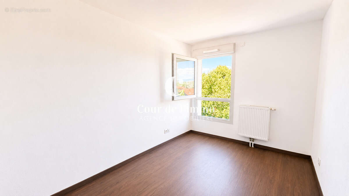 Appartement à ETREMBIERES