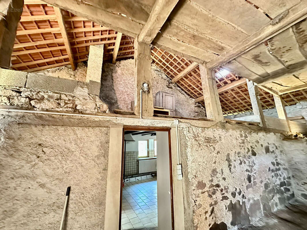 Maison à BEULOTTE-SAINT-LAURENT