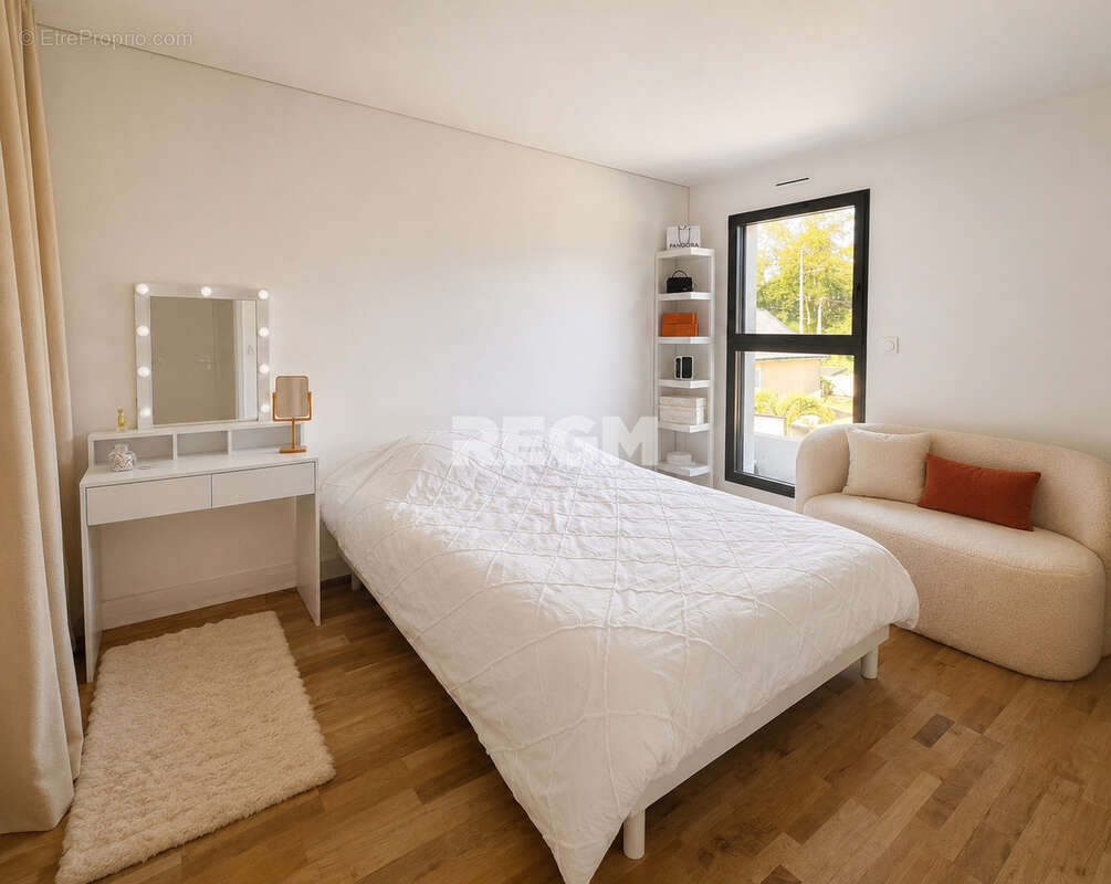 Maison contemporaine de 149 m2 avec piscine chauffée, suite parentale et climatisation   Varrains - photo 11