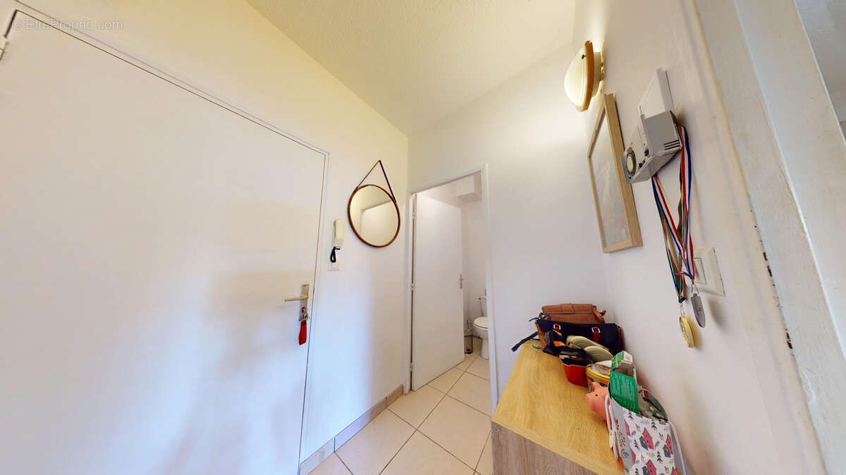 Appartement à ONET-LE-CHATEAU