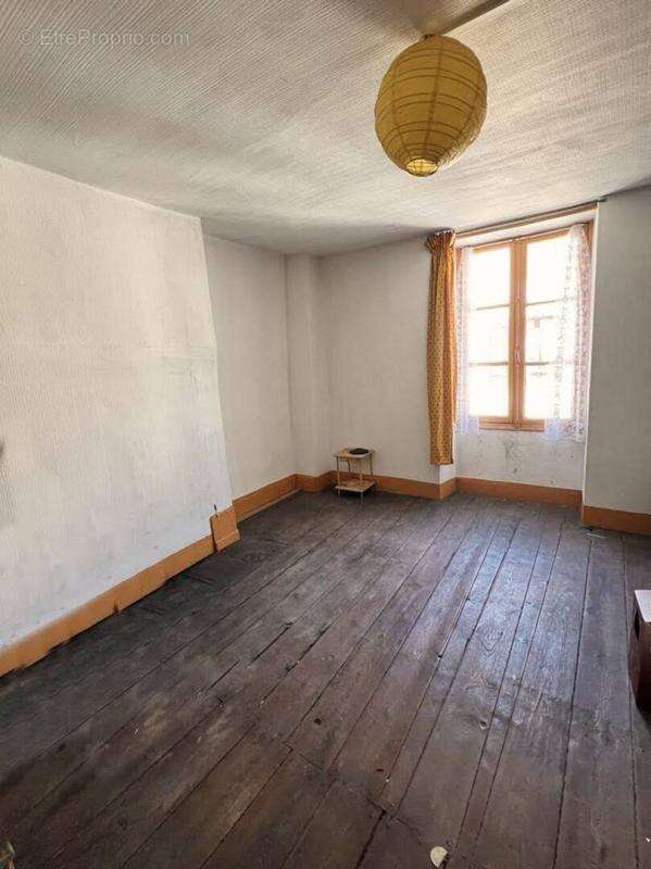 Maison à LANOUAILLE