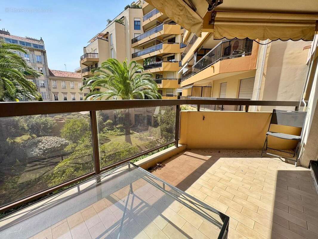   - Appartement à NICE