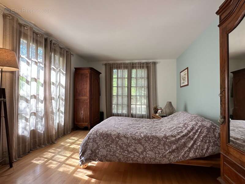 VARENNES SUR LOIRE, Longère 3 chambres sur jardin de 1280m² - photo 8