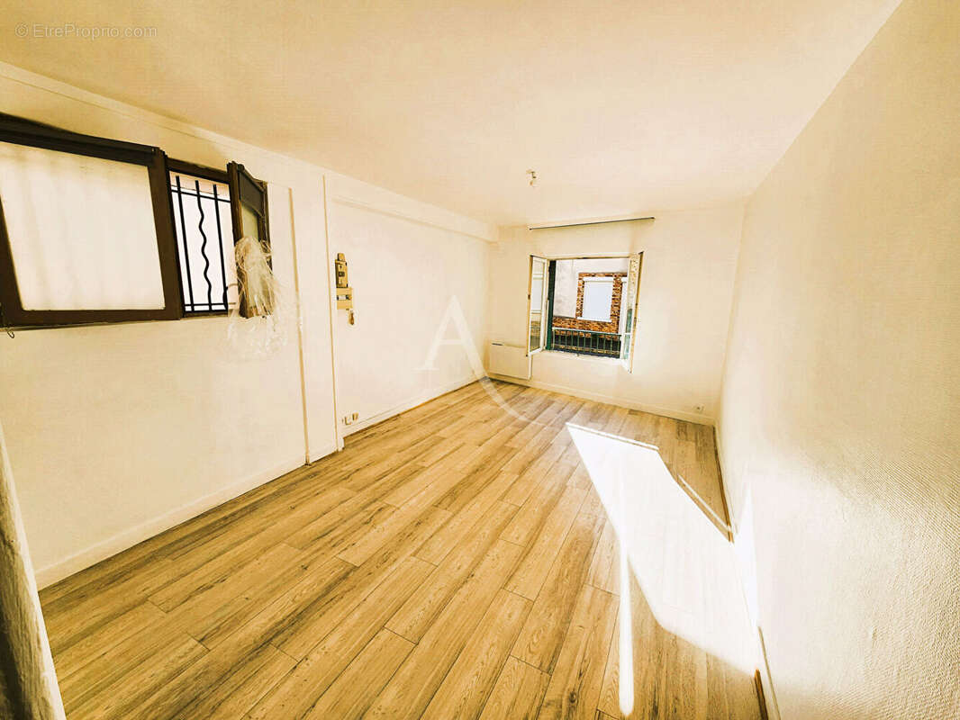 Appartement à SAULX-LES-CHARTREUX