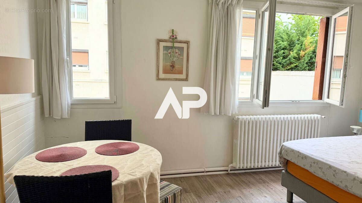 Appartement à ENGHIEN-LES-BAINS