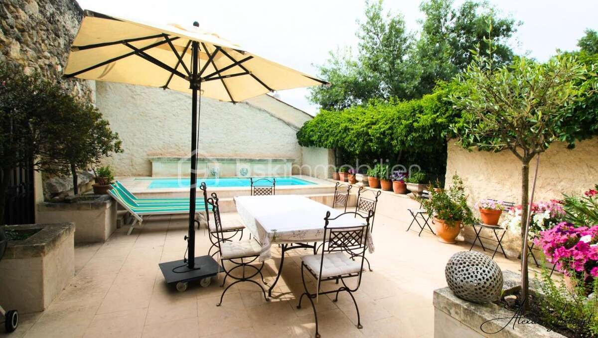 Maison à ENTRECASTEAUX