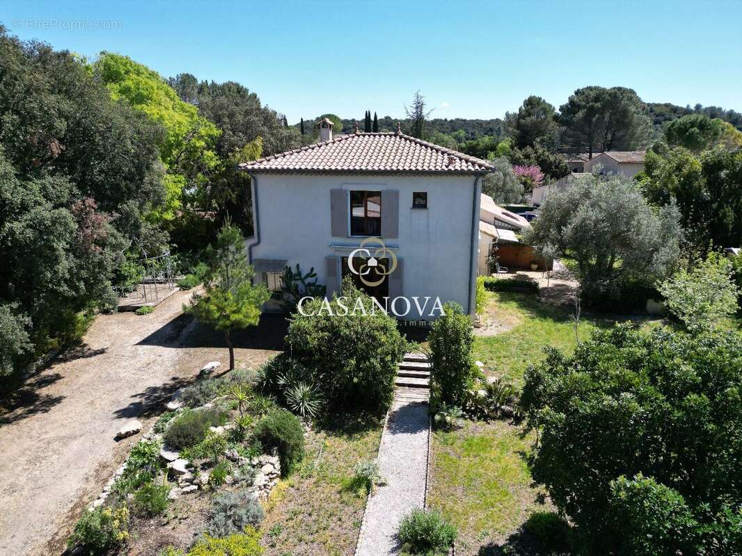 Maison de 230 m² sur joli jardin de 1700m² - photo 4