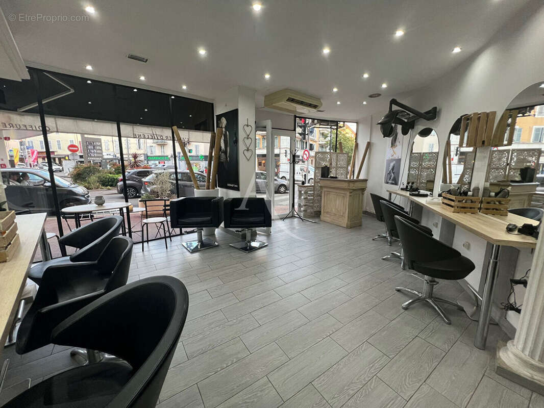 Commerce à CAGNES-SUR-MER