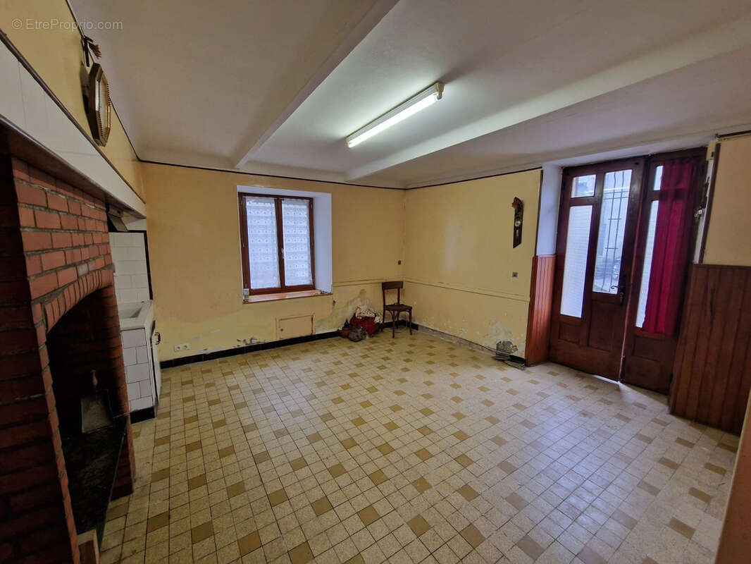 Maison à VILLARDONNEL