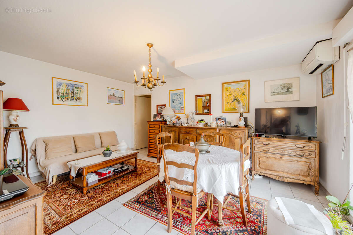 Appartement à HYERES