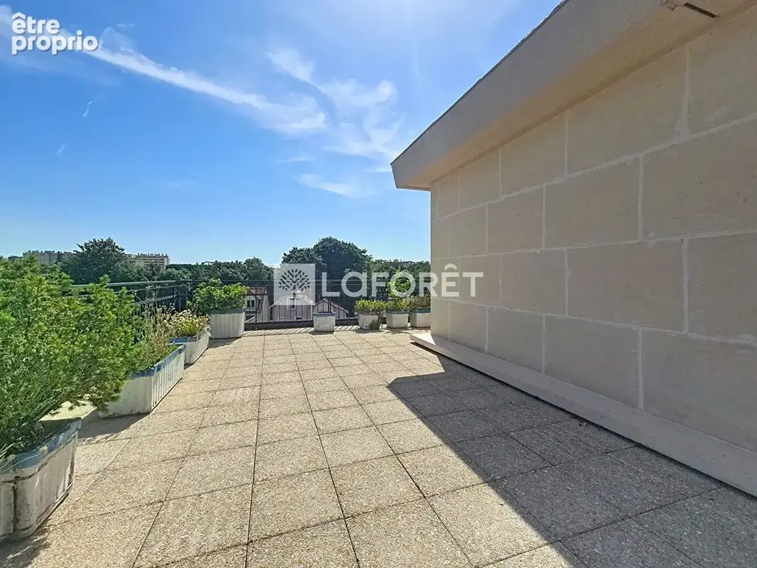 Exceptionnel, Appartement familial de 120 m² avec toit-terrasse de 200 m². - photo 13