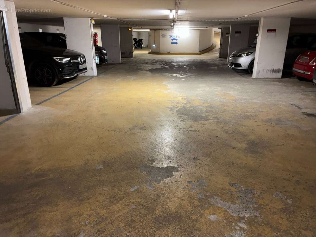 Parking à LEVALLOIS-PERRET