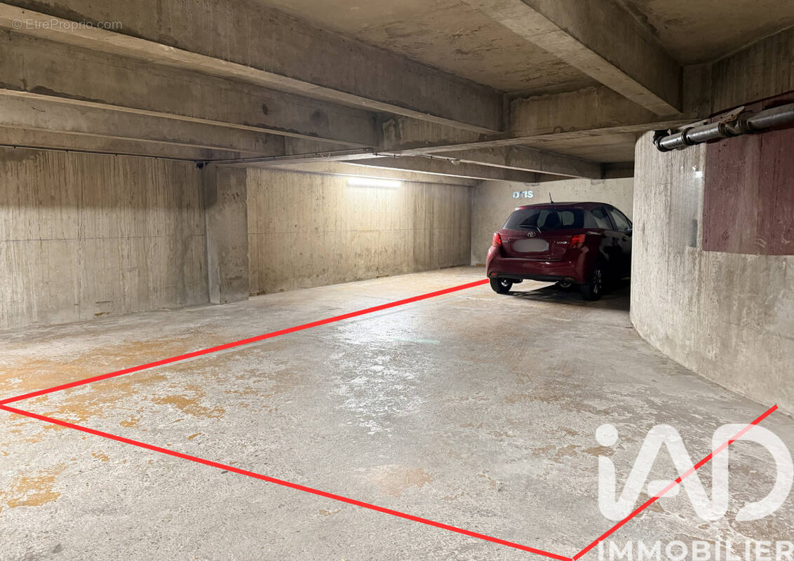 Photo 1 - Parking à PARIS-19E