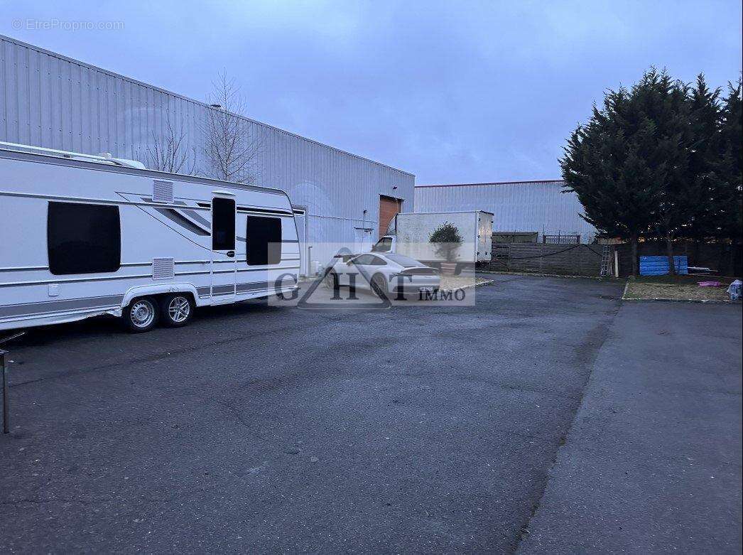 Commerce à BRIE-COMTE-ROBERT