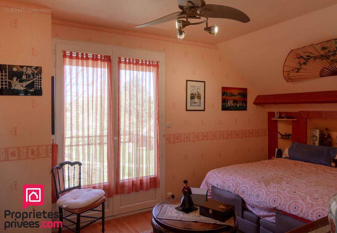 Maison à LA CHAPELLE-SAINT-MESMIN