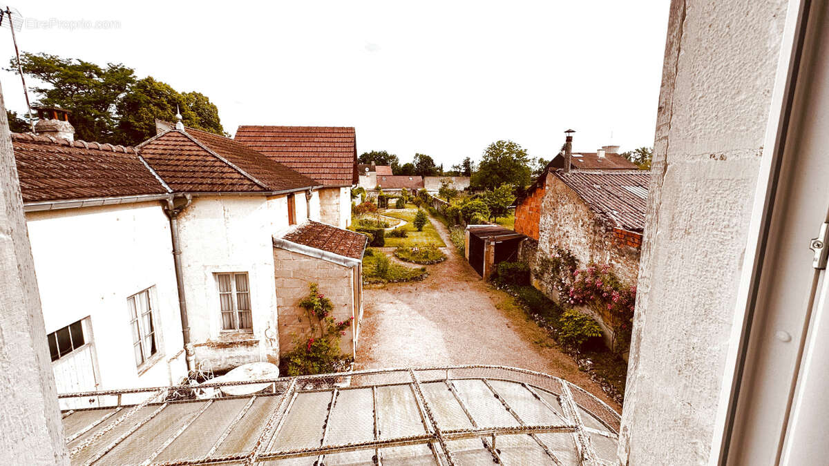 Maison à AVALLON