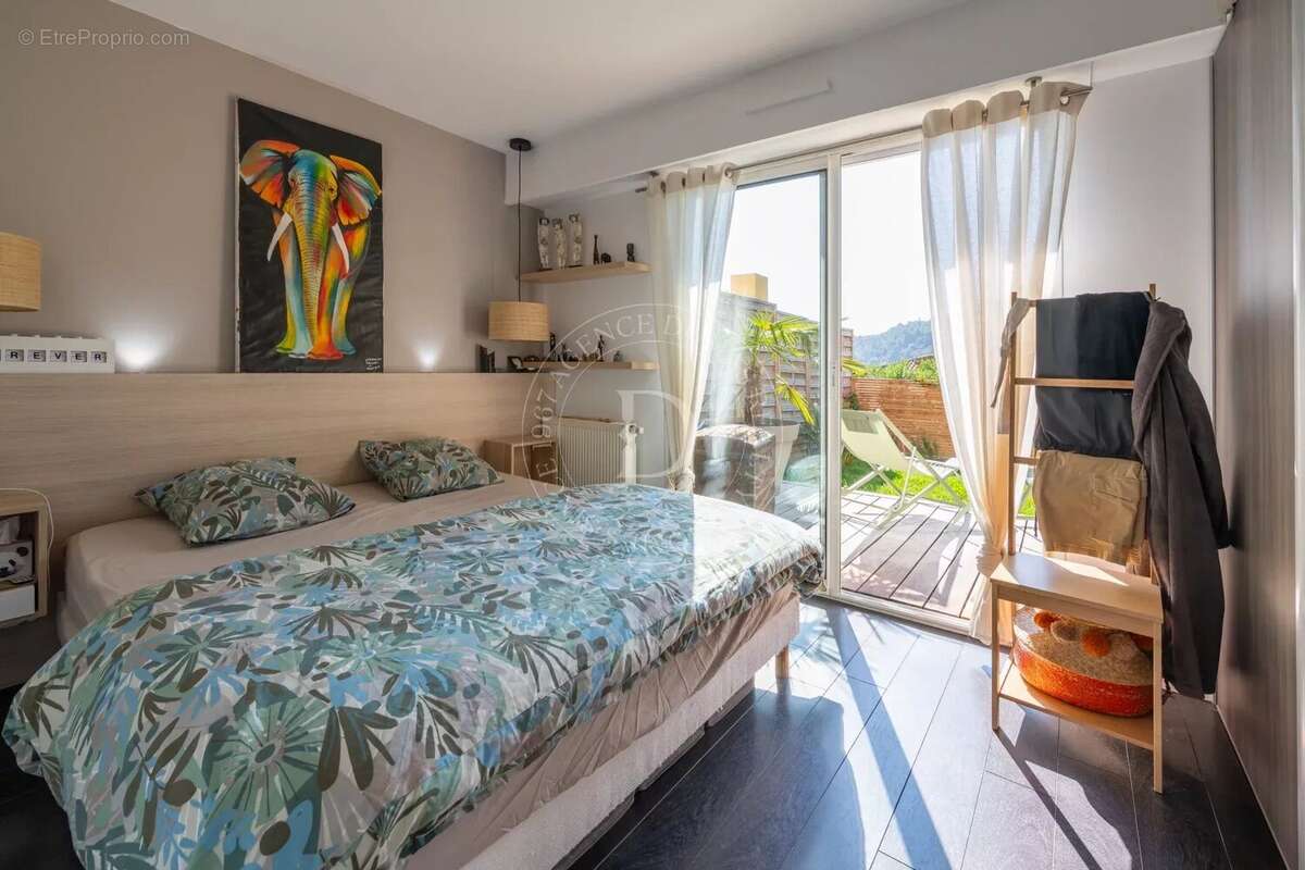 Appartement à EZE