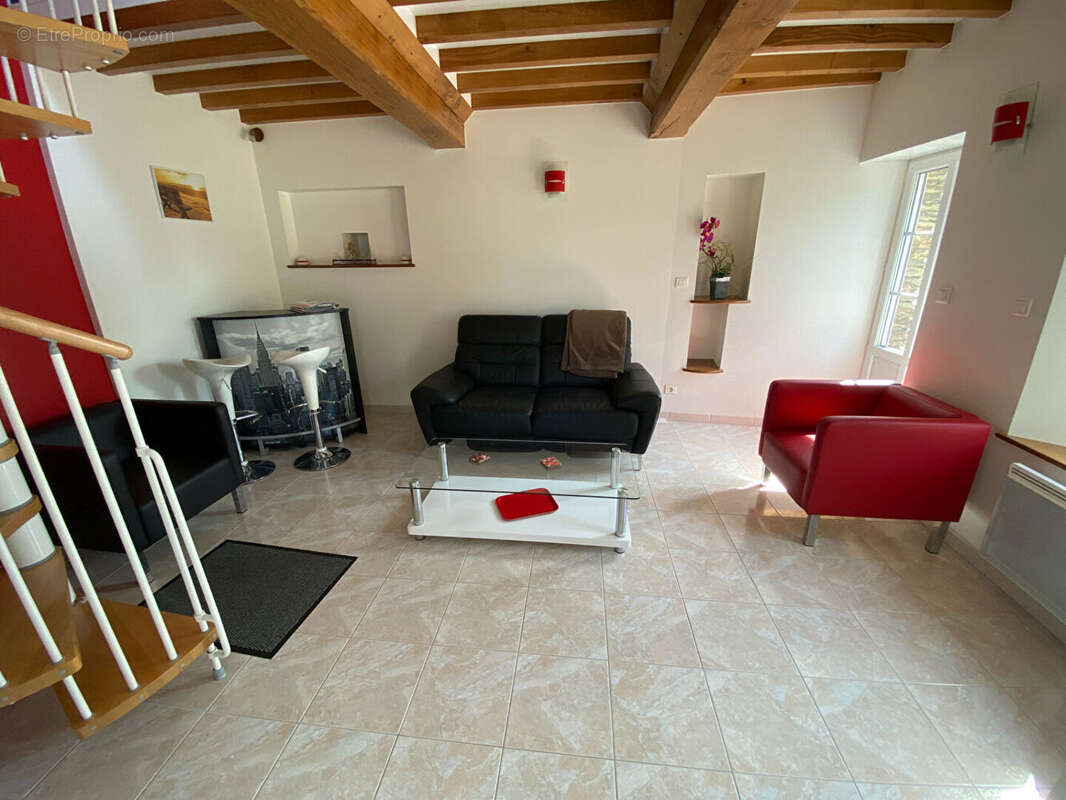 Maison à SAINT-GEORGES-D&#039;ELLE