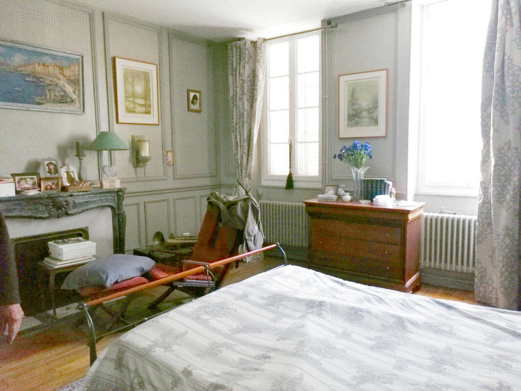 Nevers centre ville appartement T. 7  avec terrasse privative - photo 11