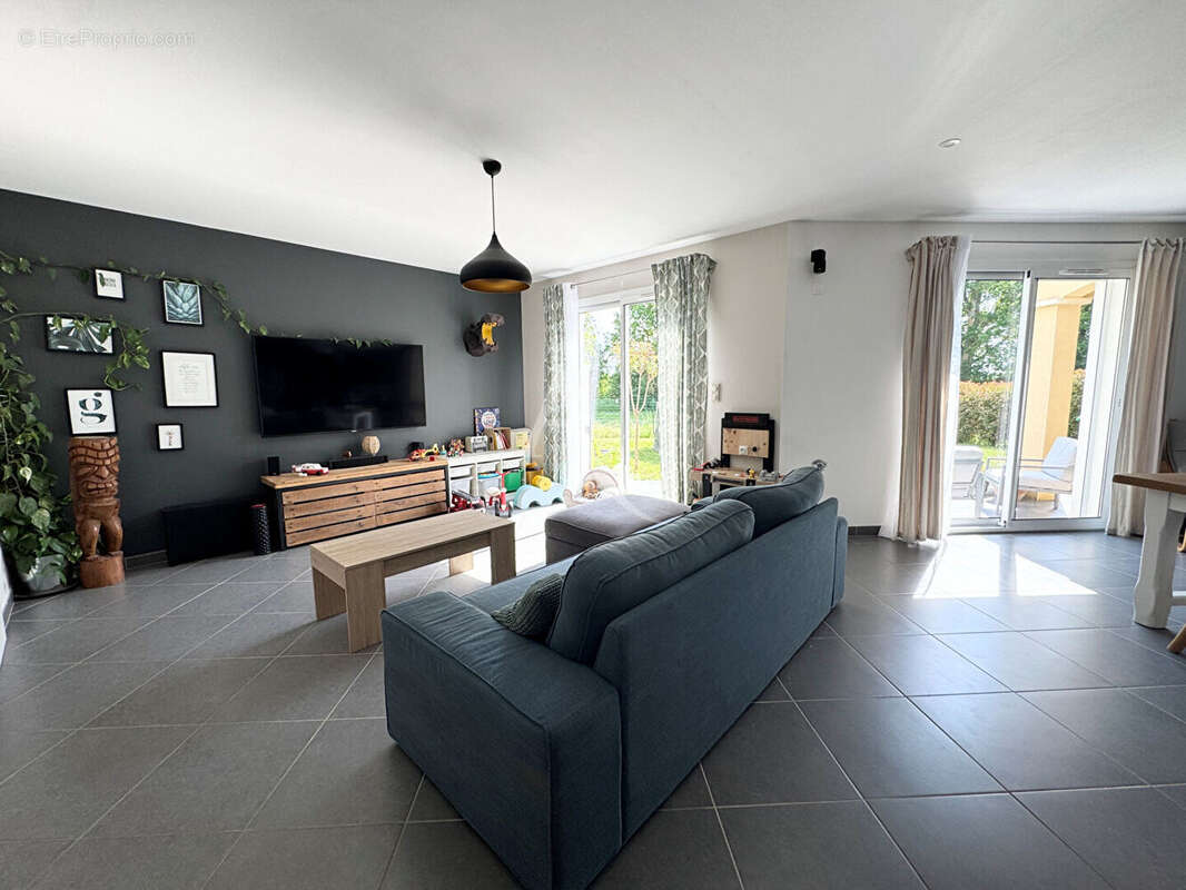 Maison à LASSERRE