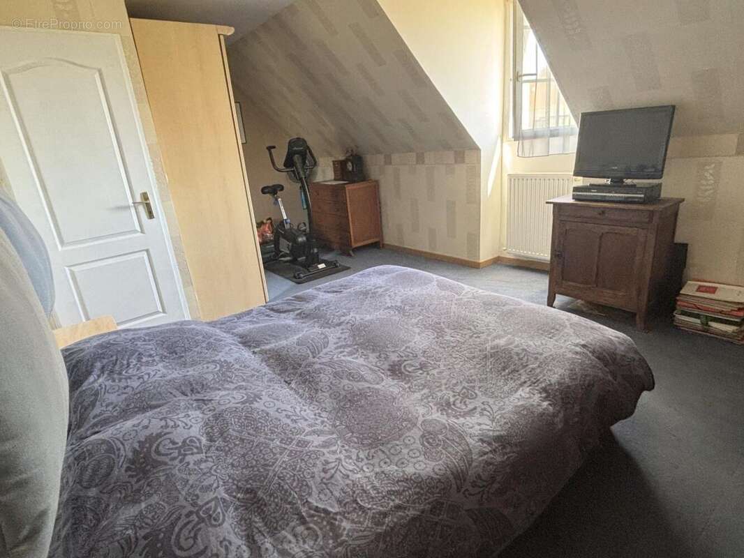 Maison à LACHELLE